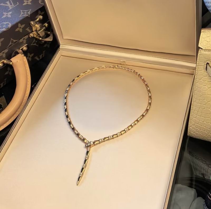 Bvlgari necklace 11yxx18